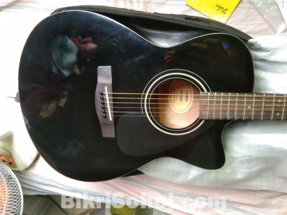 YAMAHA FS100C (Made in Indonesia, Glossy Black finish)